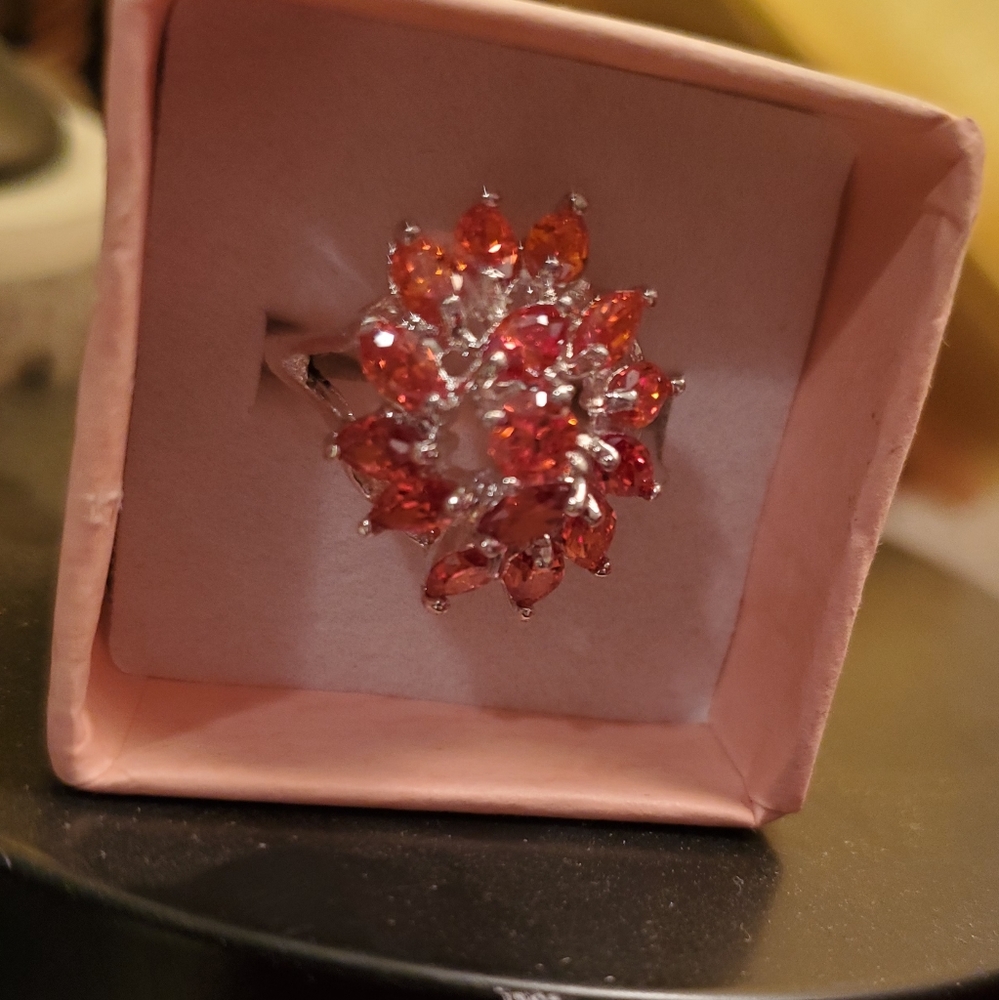 Brand new silver ruby ring. - Picture 3 of 8
